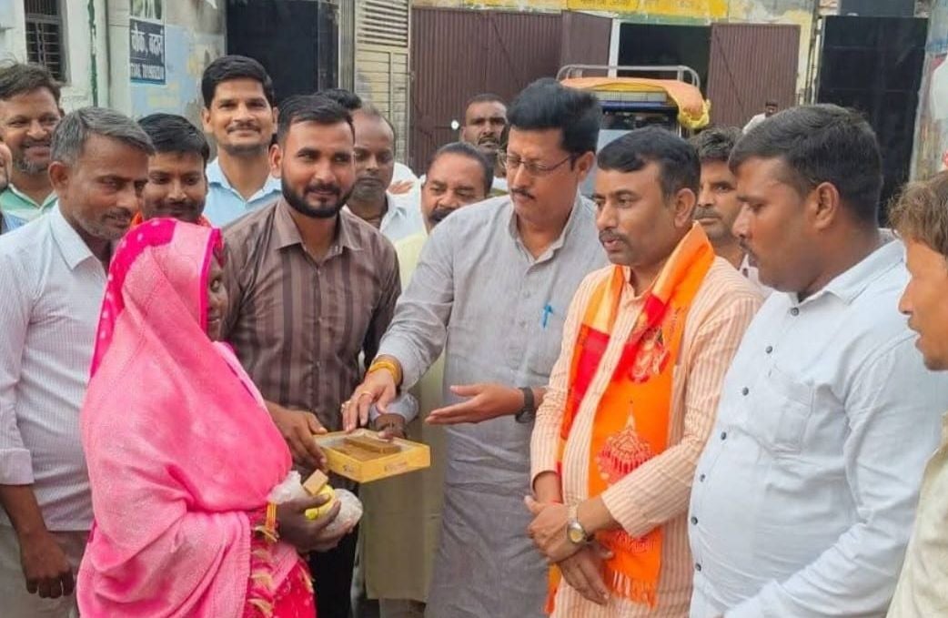 दातागंज में समरसता गोष्ठी में दीपक जलाकर मनाया पीएम मोदी का जन्मदिवस। संवाद दातागंज में समरसता गोष्ठी में दीपक जलाकर मनाया पीएम मोदी का जन्मदिवस। संवाद