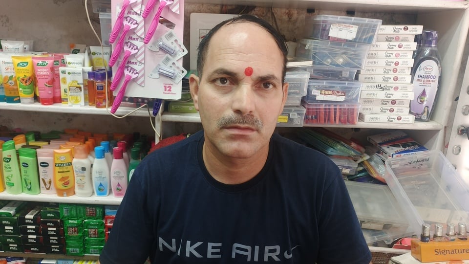 उमेश चंदेल, दुकानदार अवाहदेवी उमेश चंदेल, दुकानदार अवाहदेवी
