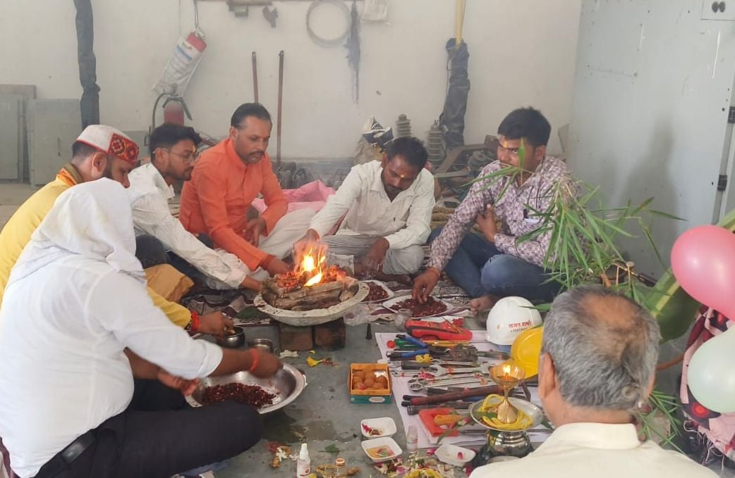 विश्वकर्मा जयंती पर हुआ पूजन व भंडारा। संवाद