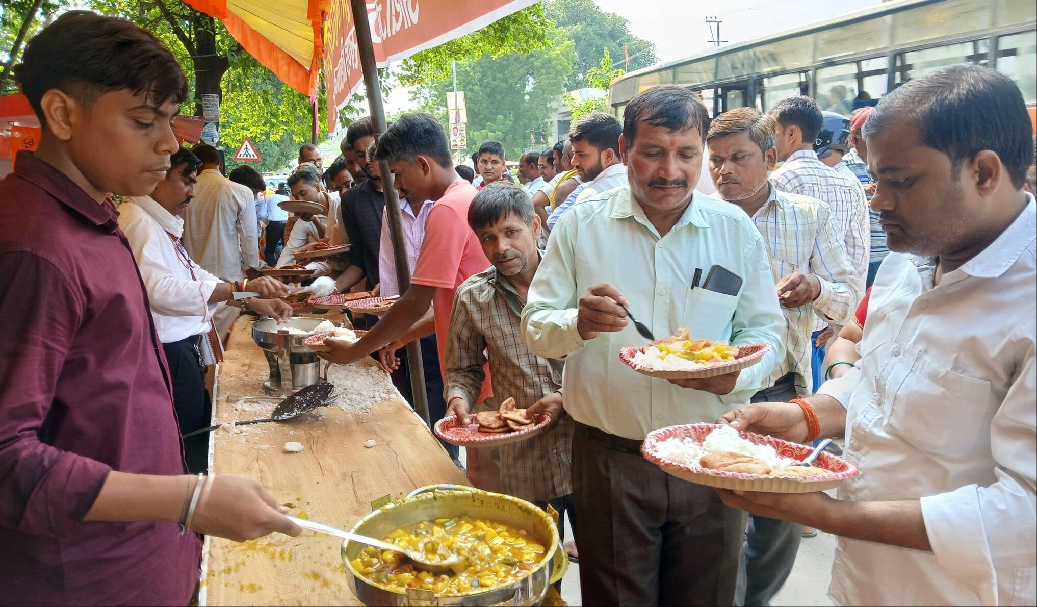 विश्वकर्मा जयंती पर हुआ पूजन व भंडारा। संवाद