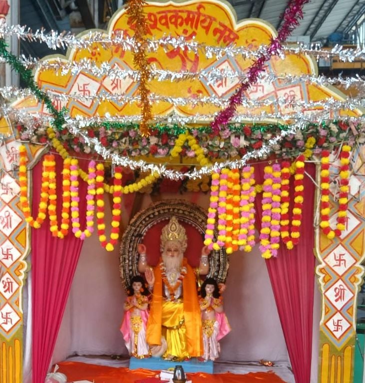 विश्वकर्मा जयंती पर हुआ पूजन व भंडारा। संवाद