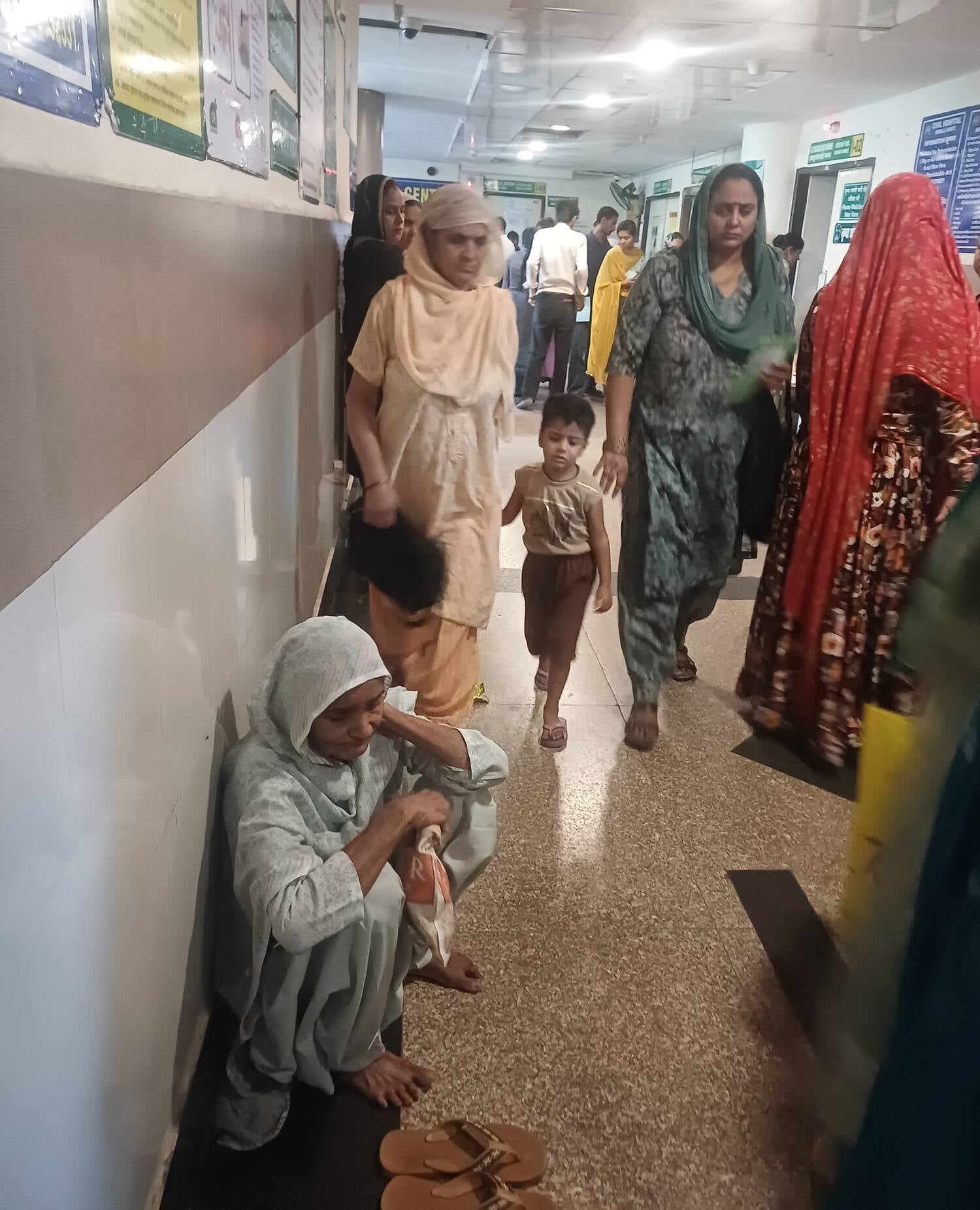 अंबाला छावनी के नागरिक अस्पताल स्थित आइपीडी ब्लॉक में एक ही जगह हो रहे एक्सरे, अल्ट्रसाउंड, एम अंबाला छावनी के नागरिक अस्पताल स्थित आइपीडी ब्लॉक में एक ही जगह हो रहे एक्सरे, अल्ट्रसाउंड, एम