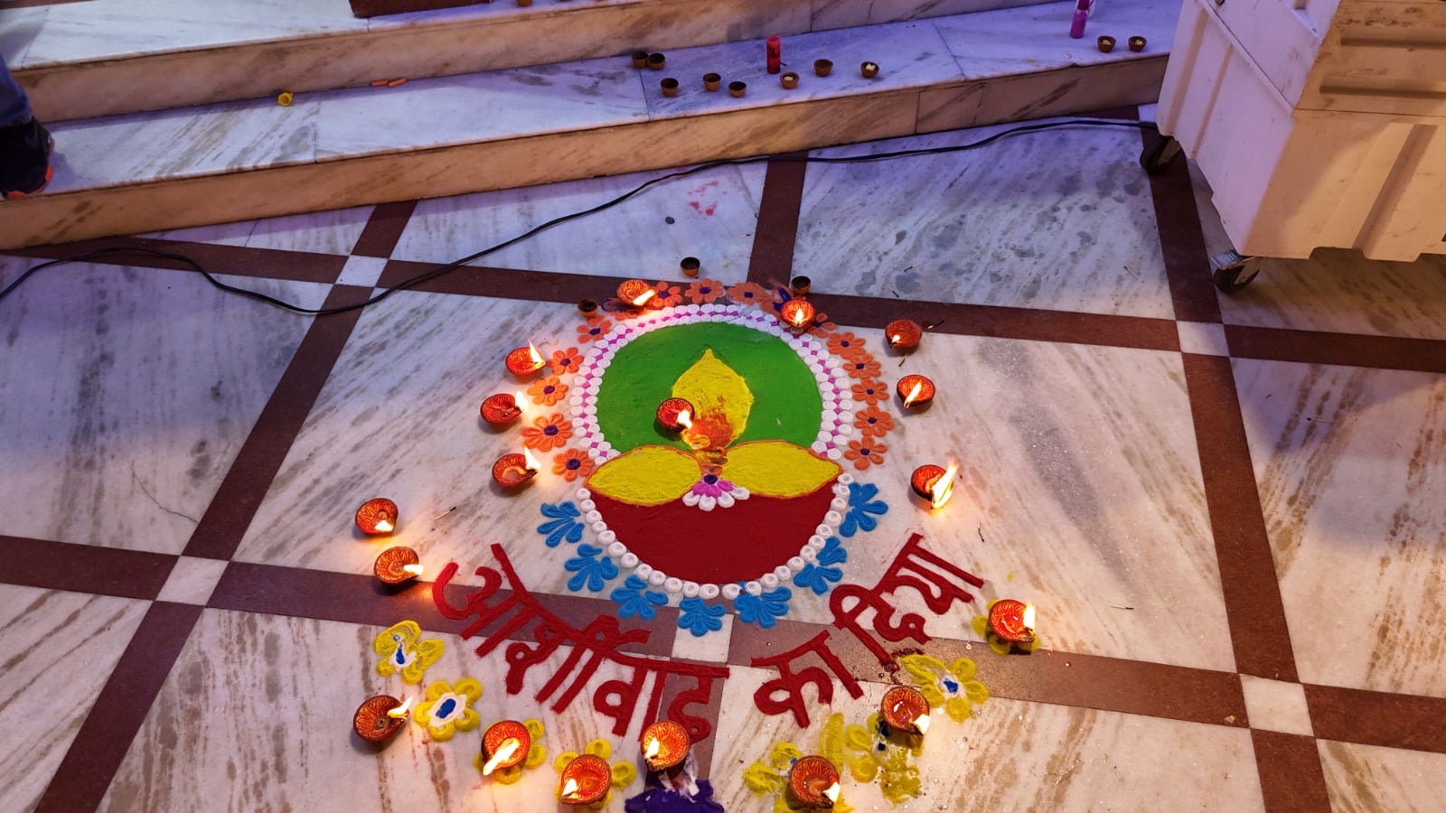 चुलकाना धाम में आशीर्वाद का दीया कार्यक्रम में लगाए दीये। मंदिर 