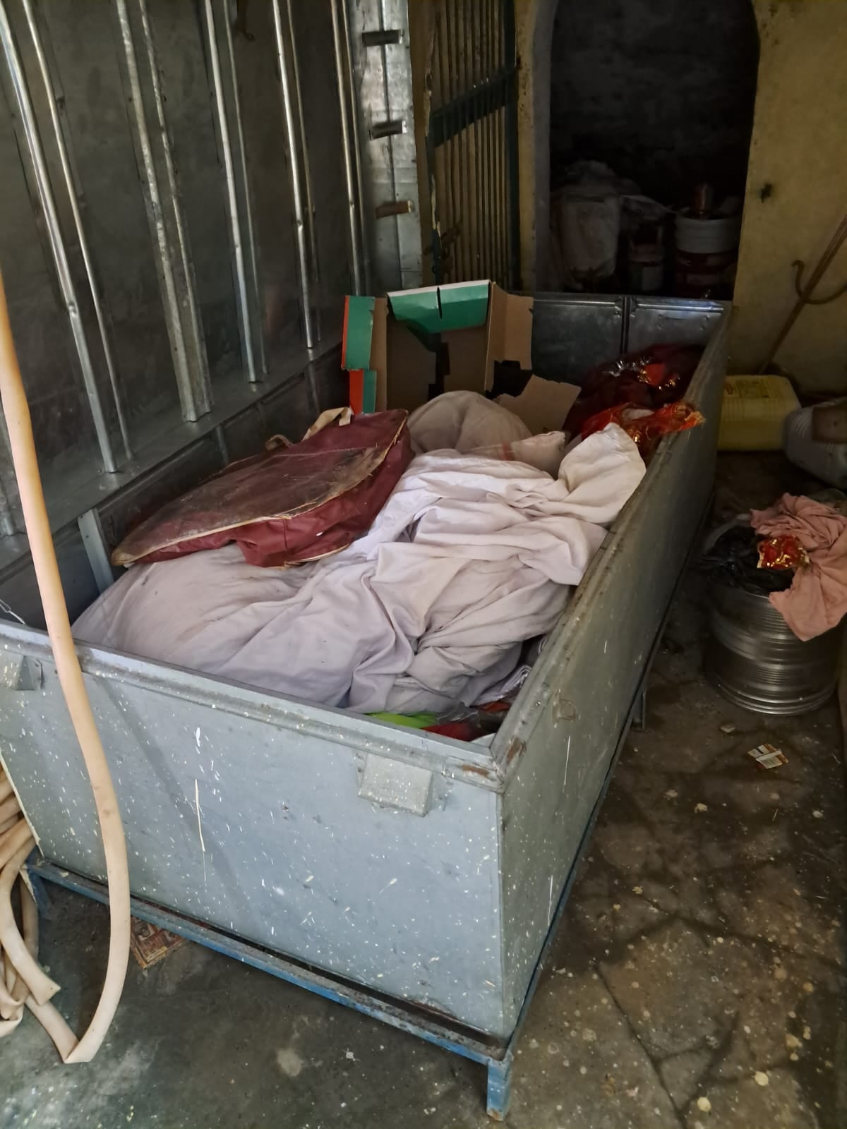 फोटो - 17 सीसीटीवी कैमरे में कैद हुआ बदमाश। पुलिस फोटो - 17 सीसीटीवी कैमरे में कैद हुआ बदमाश। पुलिस