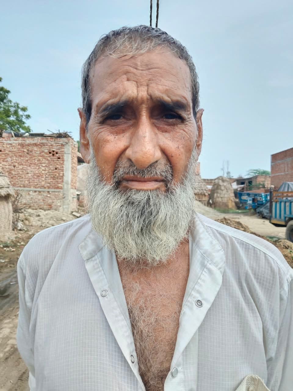 मेहंदीपुर गांव में बना तालाब संख्या - एक। मेहंदीपुर गांव में बना तालाब संख्या - एक।