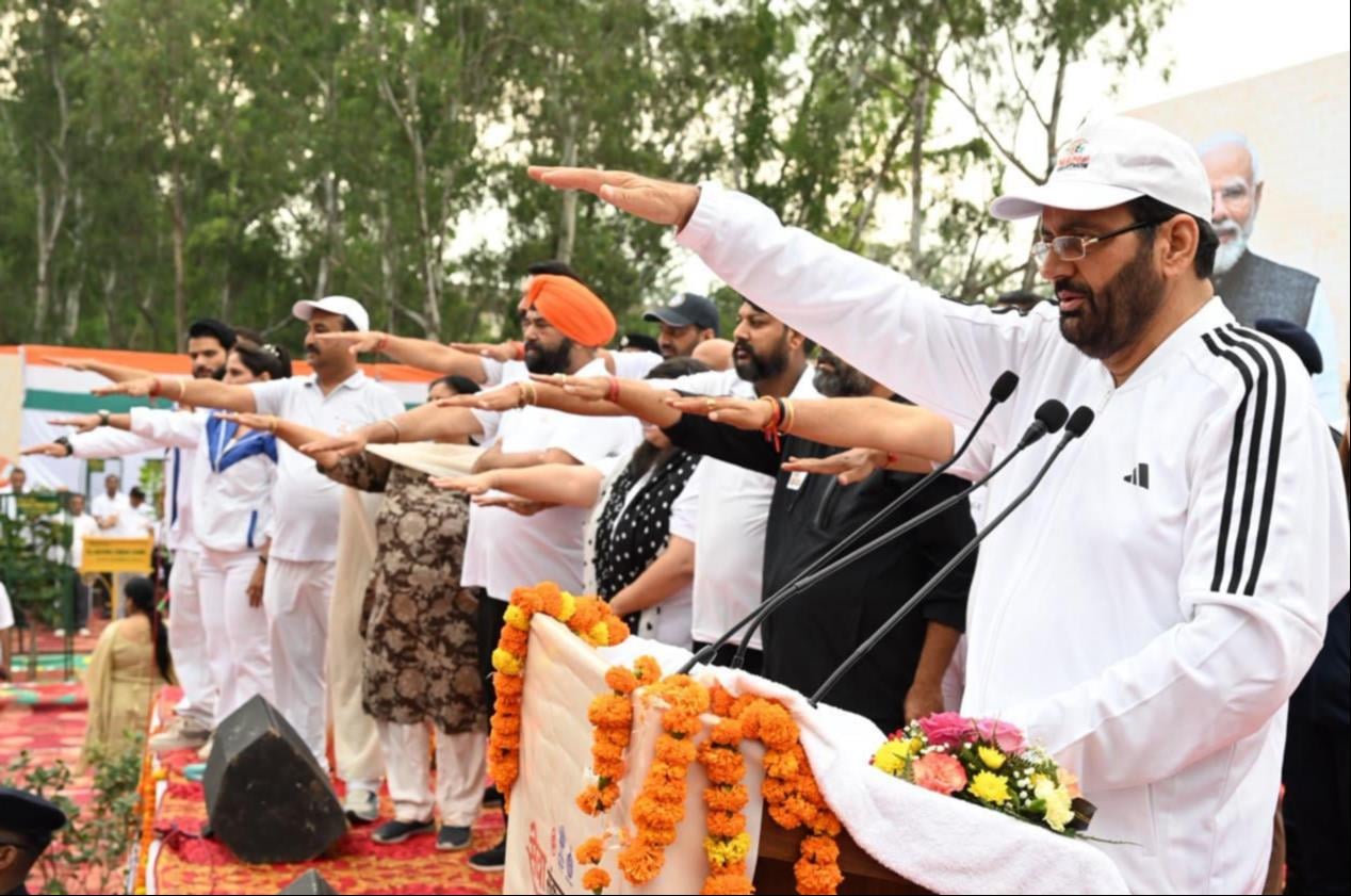 मैराथन में शामिल होने आए लोग। विभाग