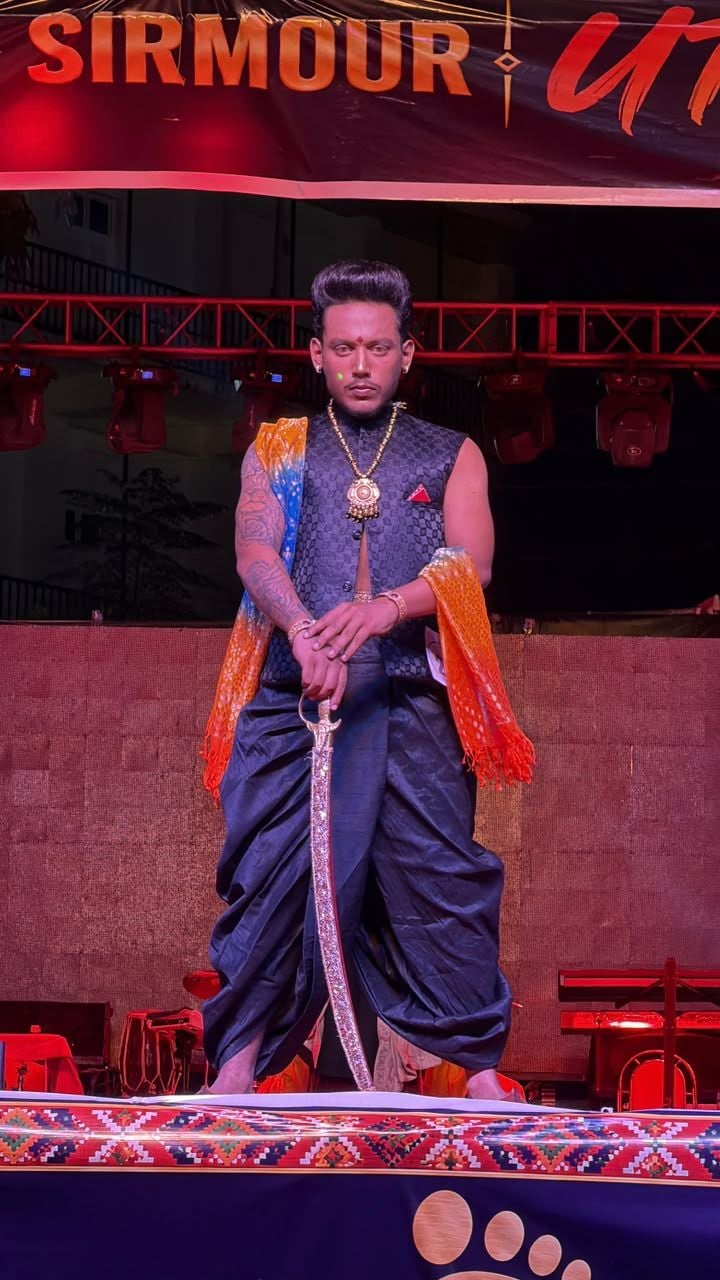 नाहन में सिरमौर उत्सव के दौरान मॉडलिंग करते युवा। स्रोत आयोजक