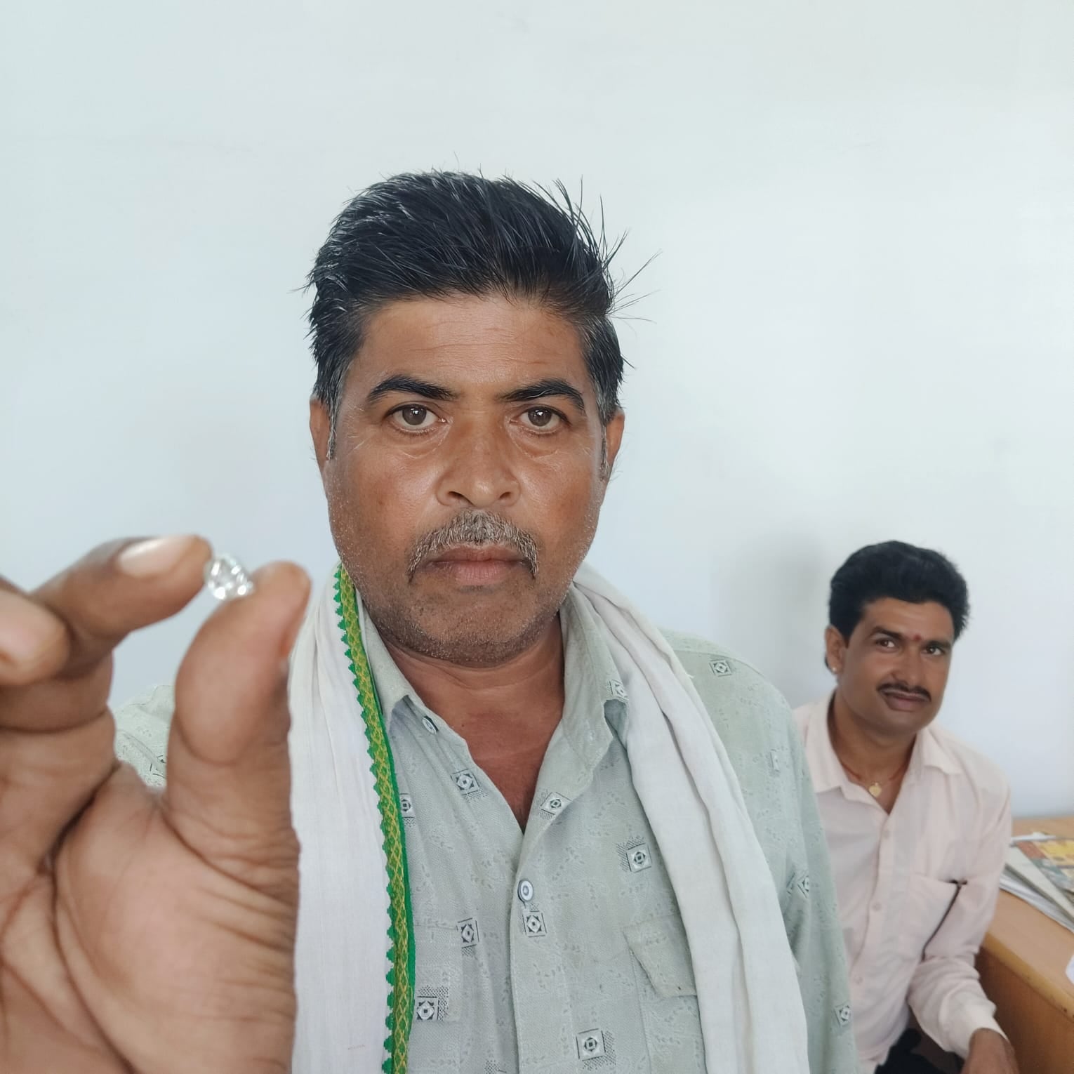 पन्ना में फिर चमकी किसानों की किस्मत, पटी खदान से मिला 4.70 कैरेट का जेम्स क्वालिटी हीरा; नीलाम