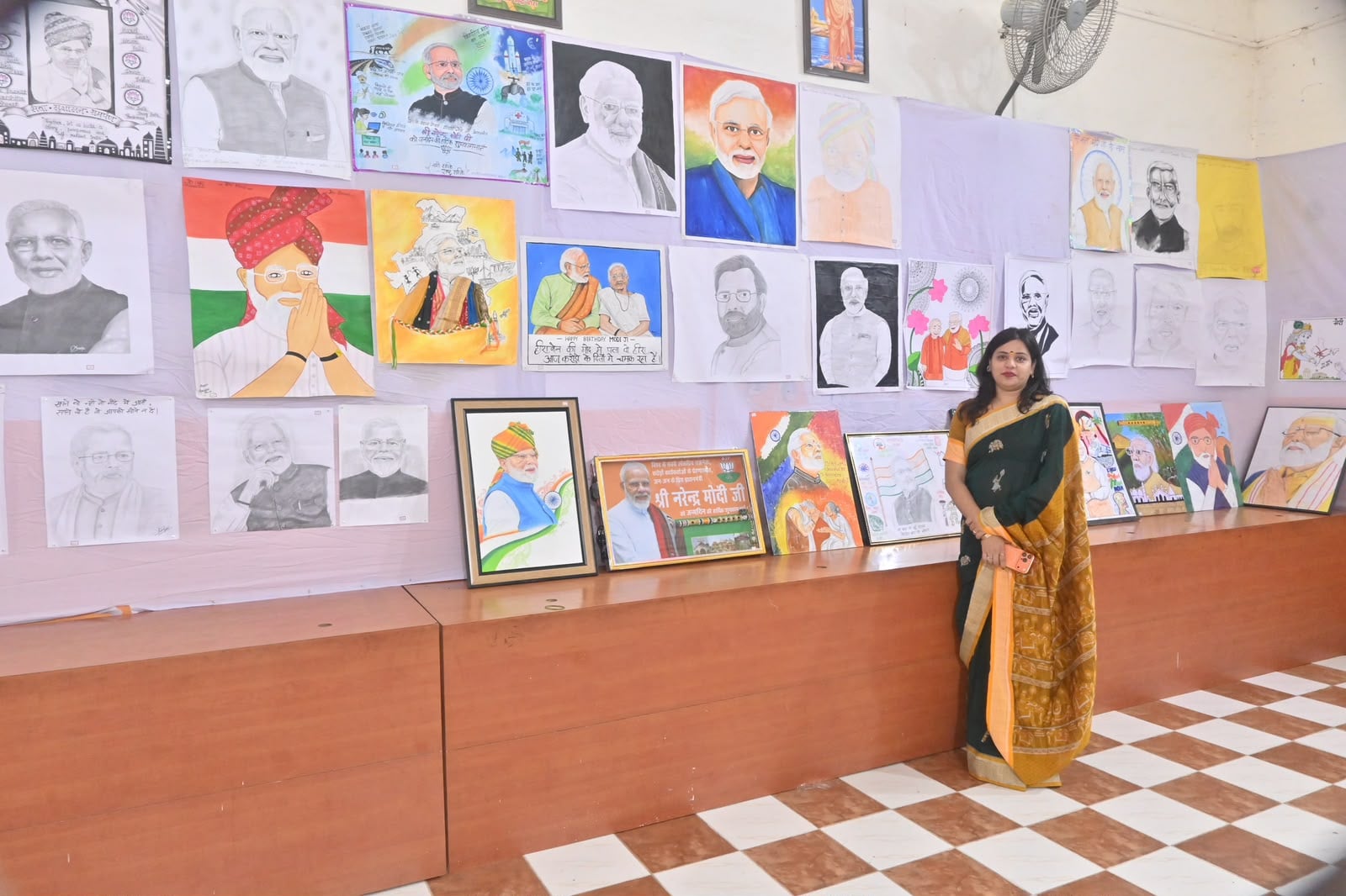 प्रधानमंत्री के जन्मदिन पर सेवा संकल्प कार्यक्रम में मिठाई बांटते पूर्व विधायक किशन लाल राजपूत।