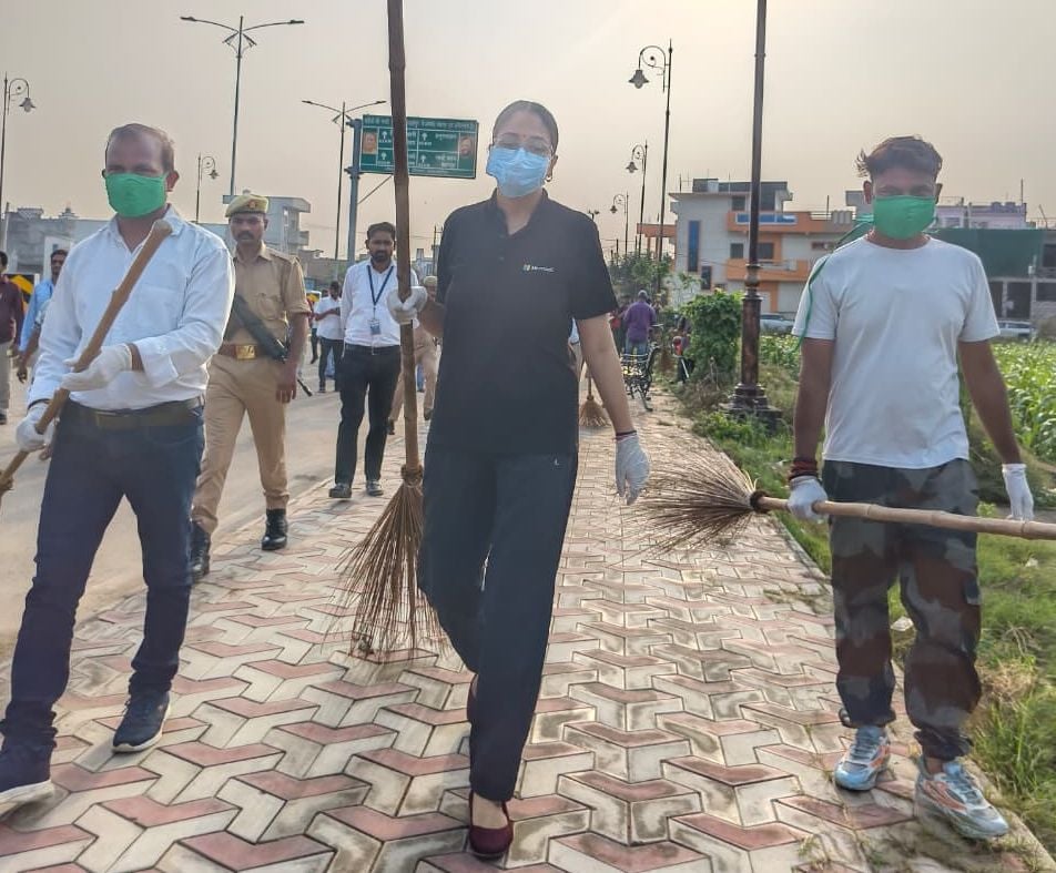 राजकीय मेडिकल कॉलेज में रक्तदान करते भाजपा पदाधिकारी। स्रोत: संगठन राजकीय मेडिकल कॉलेज में रक्तदान करते भाजपा पदाधिकारी। स्रोत: संगठन