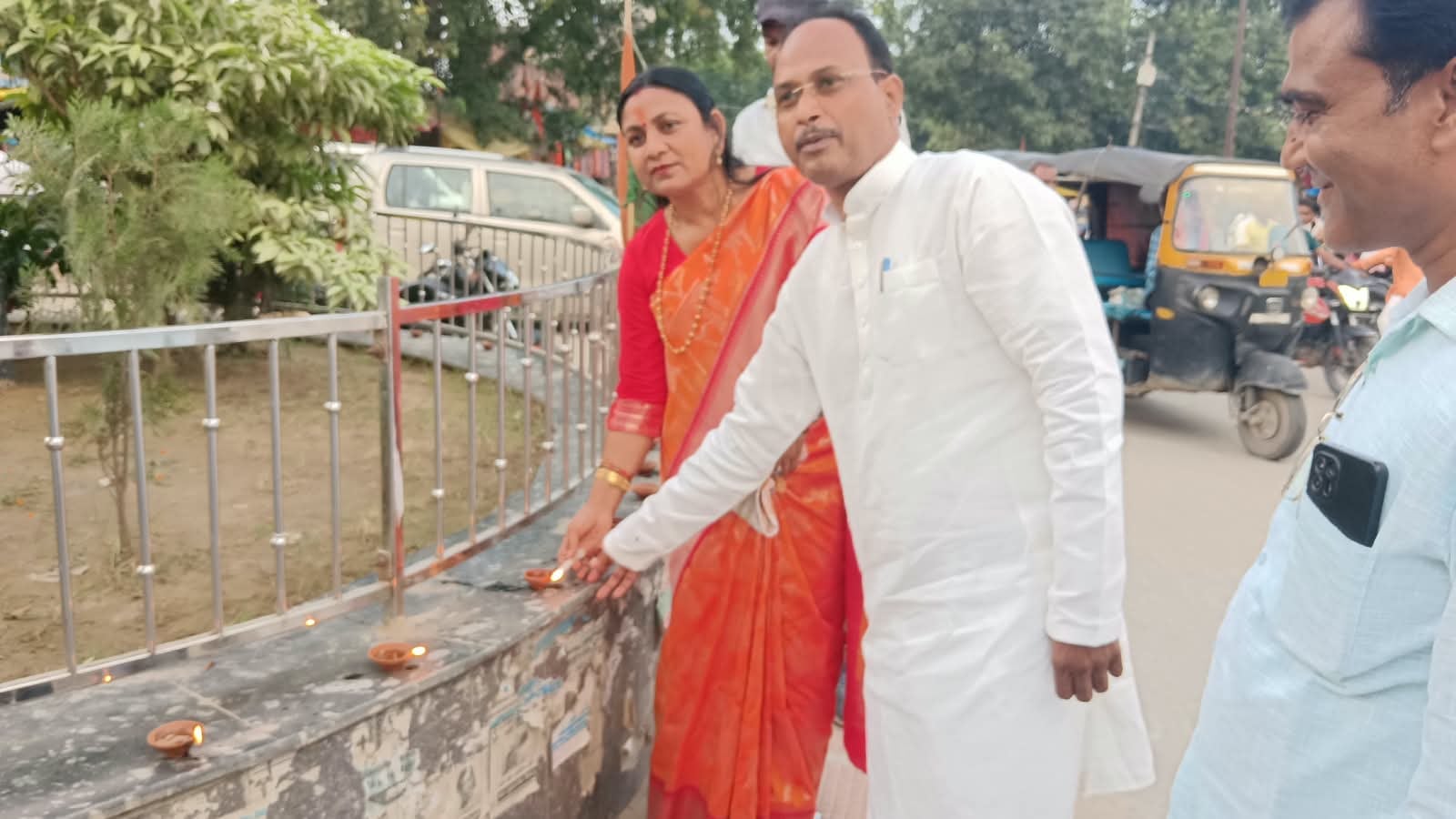 राजकीय मेडिकल कॉलेज में रक्तदान करते भाजपा पदाधिकारी। स्रोत: संगठन राजकीय मेडिकल कॉलेज में रक्तदान करते भाजपा पदाधिकारी। स्रोत: संगठन