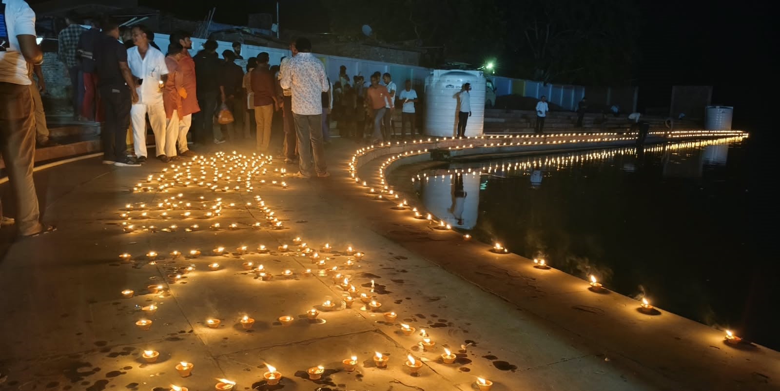 राजकीय मेडिकल कॉलेज में रक्तदान करते भाजपा पदाधिकारी। स्रोत: संगठन राजकीय मेडिकल कॉलेज में रक्तदान करते भाजपा पदाधिकारी। स्रोत: संगठन