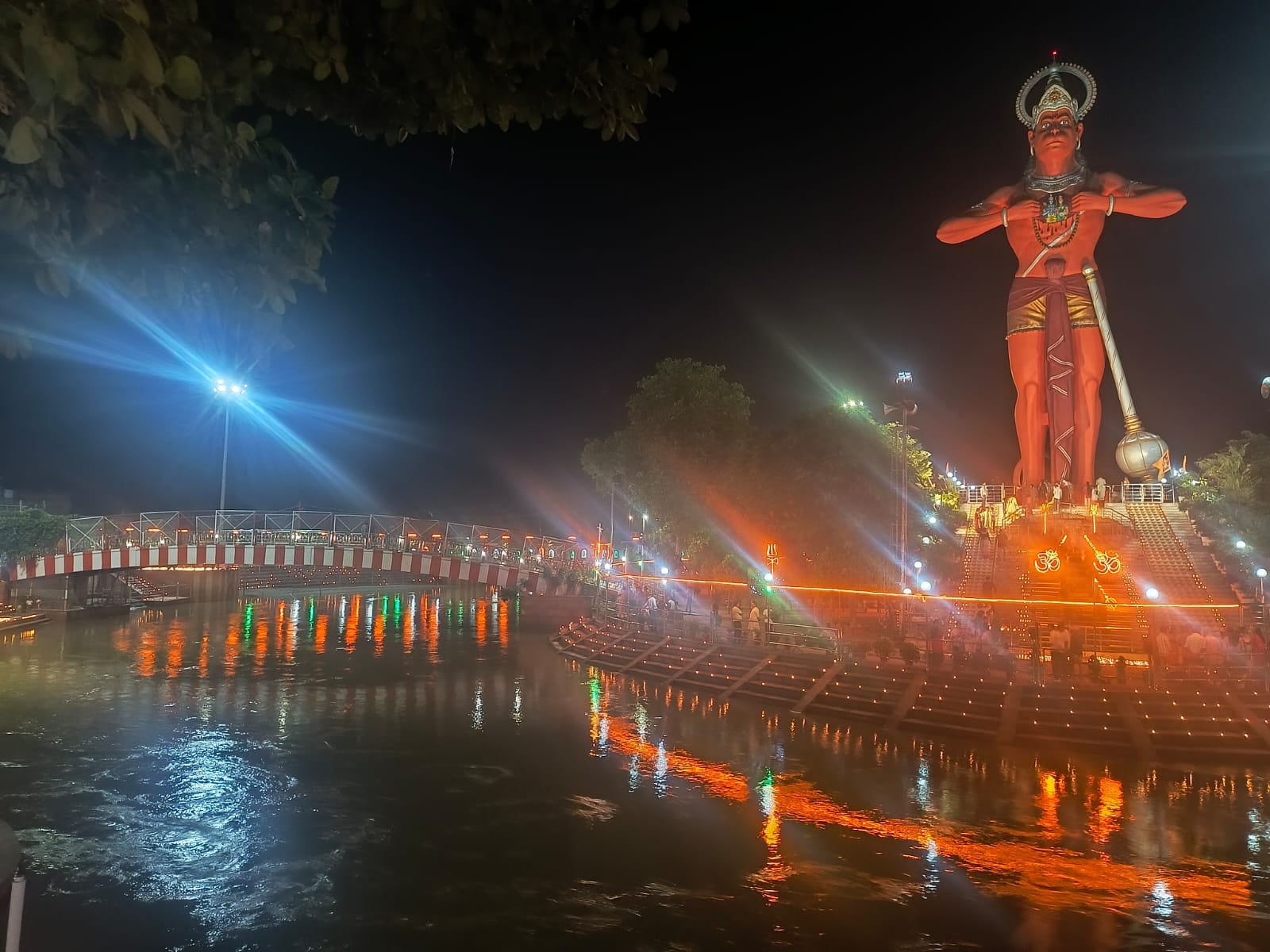 राजकीय मेडिकल कॉलेज में रक्तदान करते भाजपा पदाधिकारी। स्रोत: संगठन राजकीय मेडिकल कॉलेज में रक्तदान करते भाजपा पदाधिकारी। स्रोत: संगठन