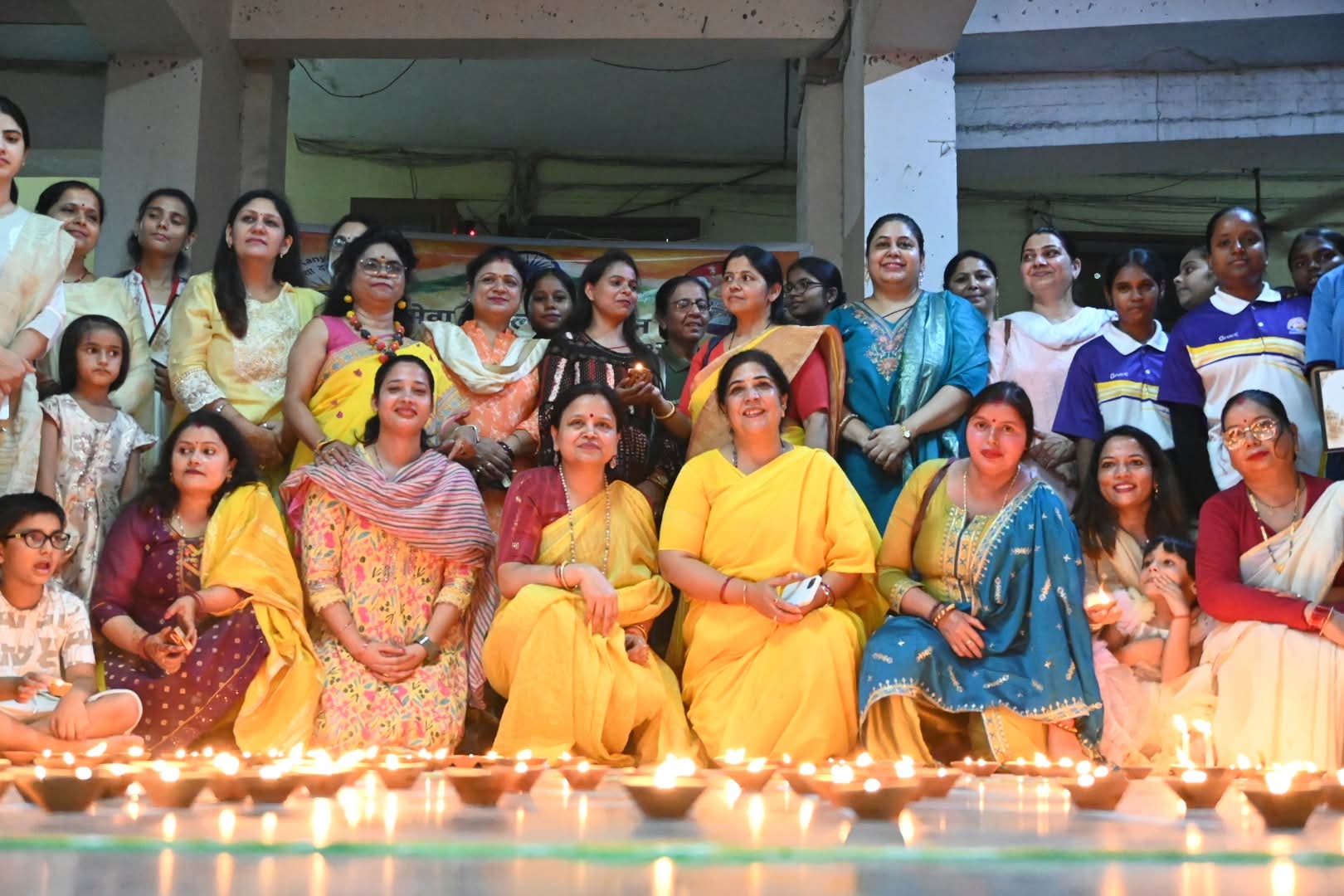 राष्ट्र प्रेरणा स्थल पर जलाए गए दीये