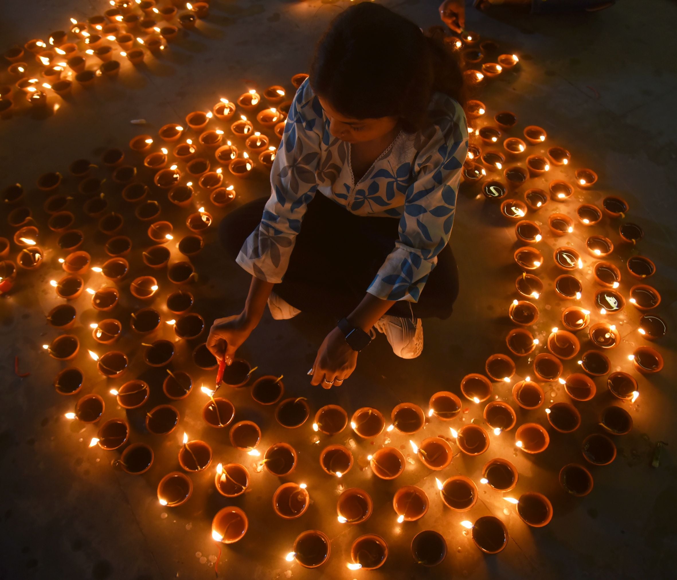 राष्ट्र प्रेरणा स्थल पर जलाए गए दीये