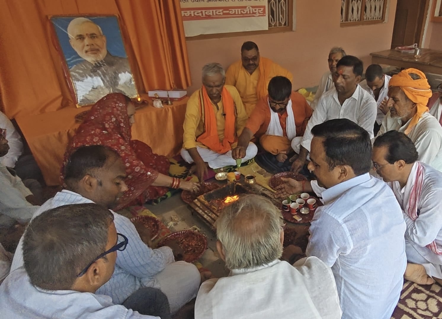 सेवा संकल्प अभियान के तहत राजकिय महिला पीजी कॉलेज में दीप जलातीं छात्राएं। संवाद सेवा संकल्प अभियान के तहत राजकिय महिला पीजी कॉलेज में दीप जलातीं छात्राएं। संवाद