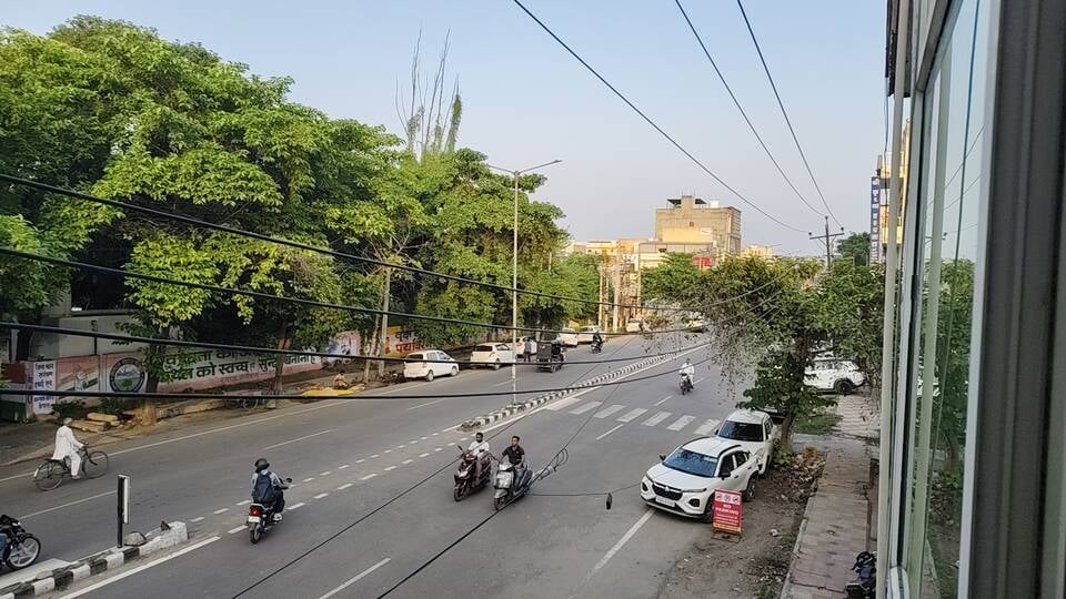 शुक्रवार शाम के समय करनाल रोड का दृश्य। संवाद