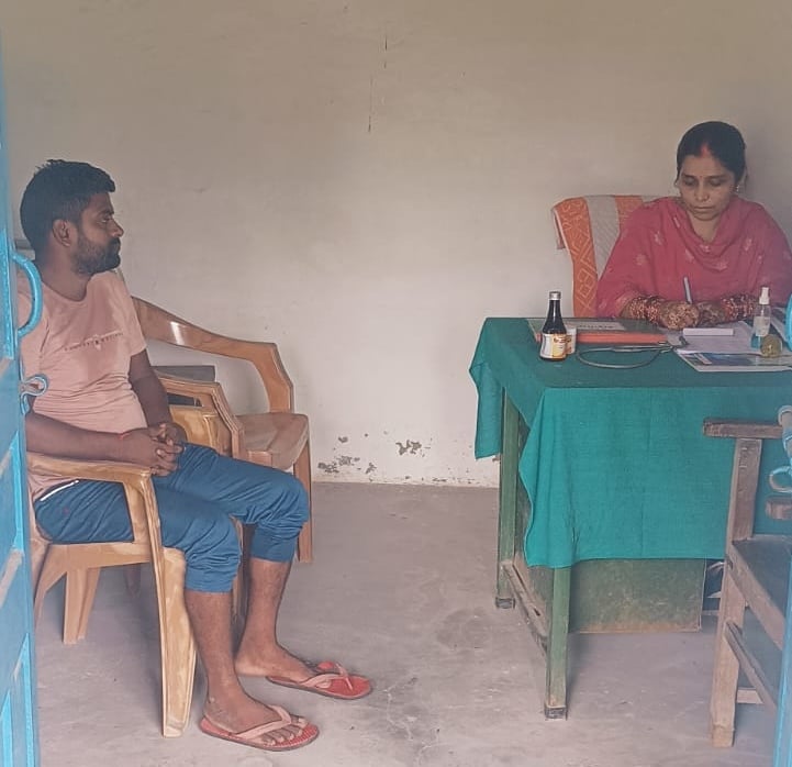 अतरौलिया के गजधरपट्टी भेदौरा अस्पताल में बंद ताला। संवाद अतरौलिया के गजधरपट्टी भेदौरा अस्पताल में बंद ताला। संवाद