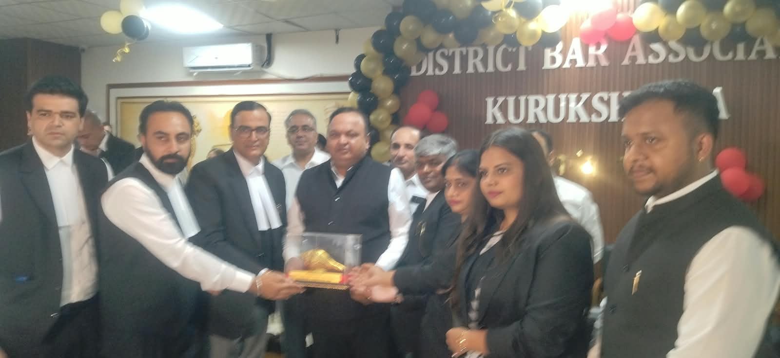 कुरुक्षेत्र जिला बार एसोसिएशन के शपथ ग्रहण समारोह में उपस्थित अधिवक्ता। संवाद कुरुक्षेत्र जिला बार एसोसिएशन के शपथ ग्रहण समारोह में उपस्थित अधिवक्ता। संवाद