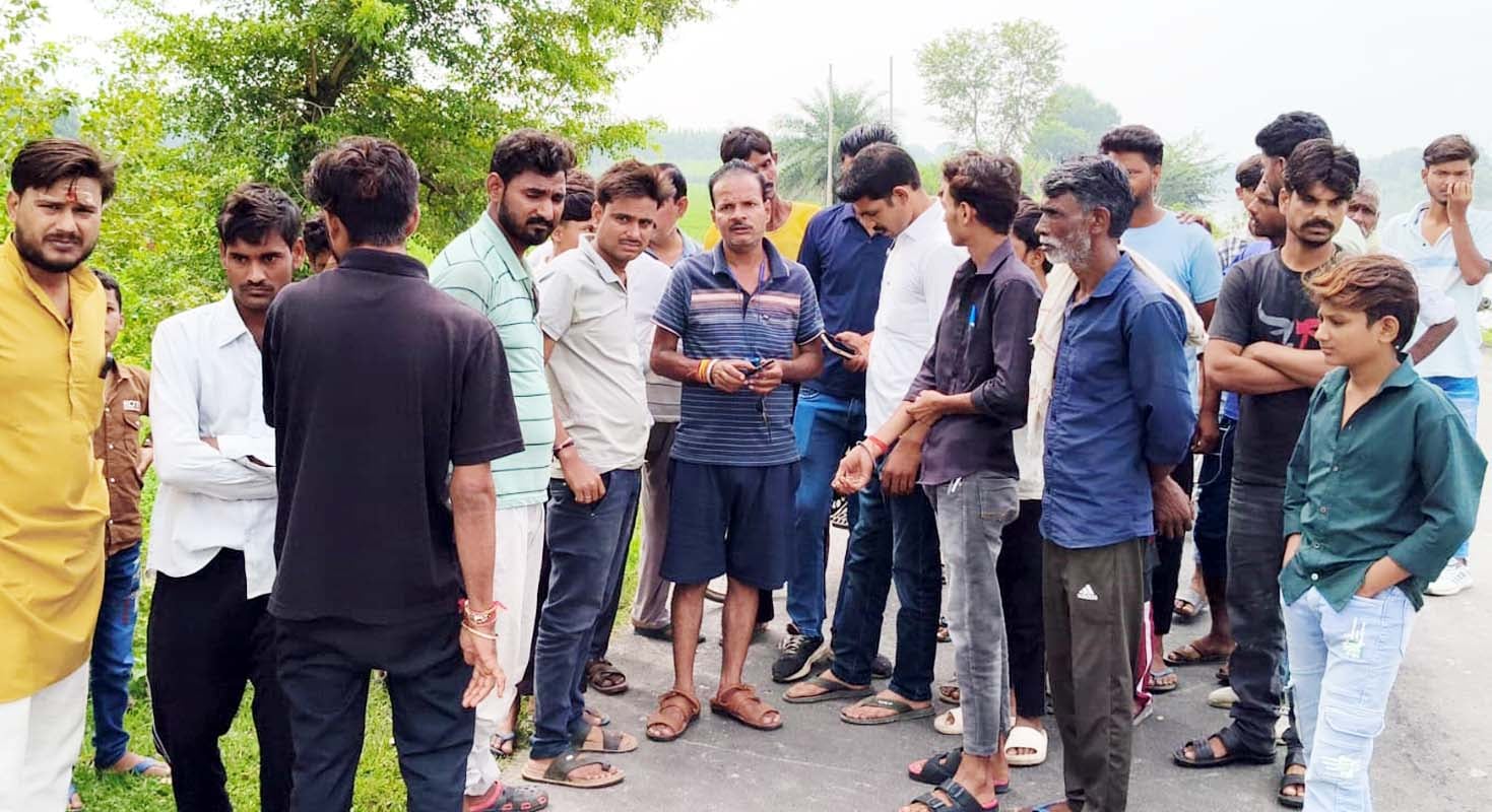 पुवायां निवासी पुष्पेंद्र का फाइल फोटो। स्रोत : परिजन पुवायां निवासी पुष्पेंद्र का फाइल फोटो। स्रोत : परिजन