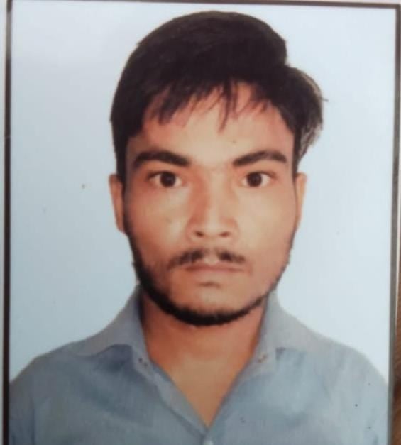 रोती बिलखती मृतक की मां। संवाद रोती बिलखती मृतक की मां। संवाद