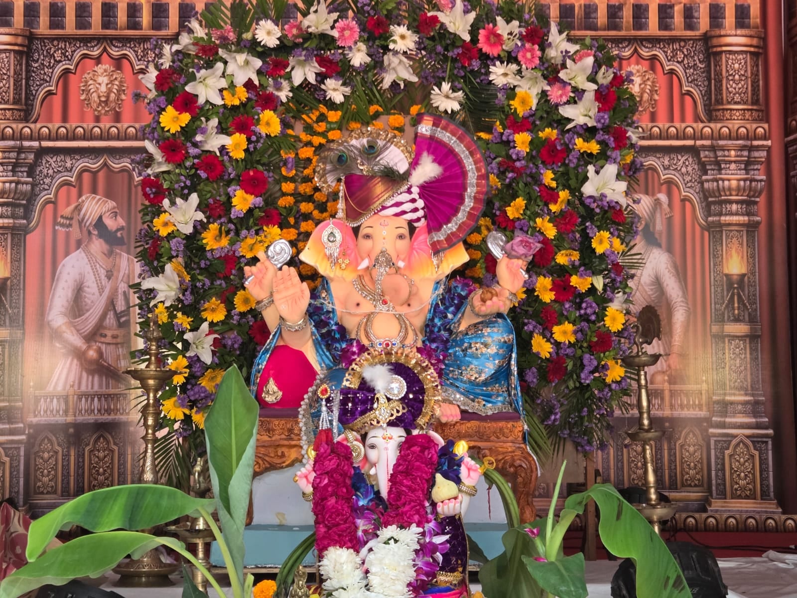 तेलुगू वेलफेयर एसोसिएशन के पंडा में भरतनाट्यम प्रस्तुत करती कलाकार