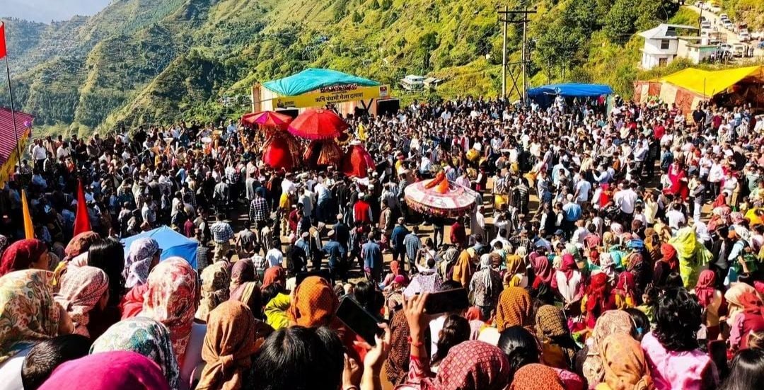 दलाश में आयोजित दो दिवसीय ऋषि पंचमी मेले में देव नृत्य करते हुए। संवाद दलाश में आयोजित दो दिवसीय ऋषि पंचमी मेले में देव नृत्य करते हुए। संवाद