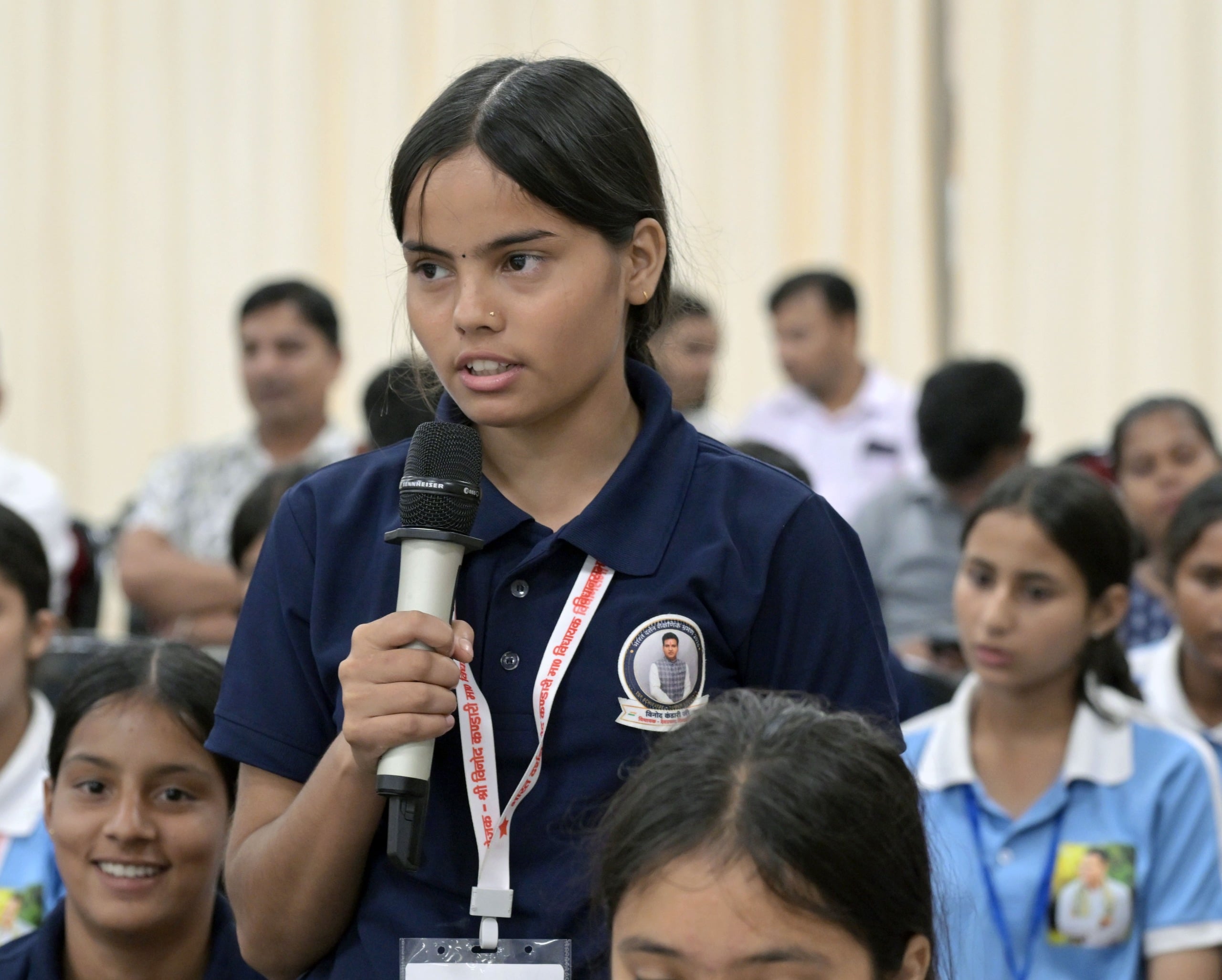 छात्रों ने मुख्यमंत्री आवास पर योगी आदित्यनाथ से मुलाकात की। छात्रों ने मुख्यमंत्री आवास पर योगी आदित्यनाथ से मुलाकात की।