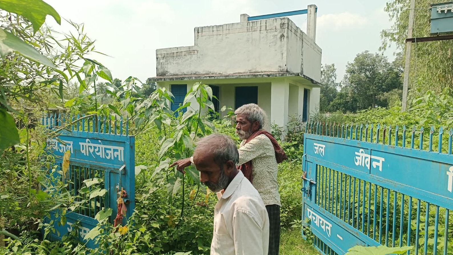 फोटो 10 सोरोंजी की ग्राम पंचायत गुरहना के गांव नगला दौली में जल जीवन मिशन योजना पाइप लाइन बिछान फोटो 10 सोरोंजी की ग्राम पंचायत गुरहना के गांव नगला दौली में जल जीवन मिशन योजना पाइप लाइन बिछान