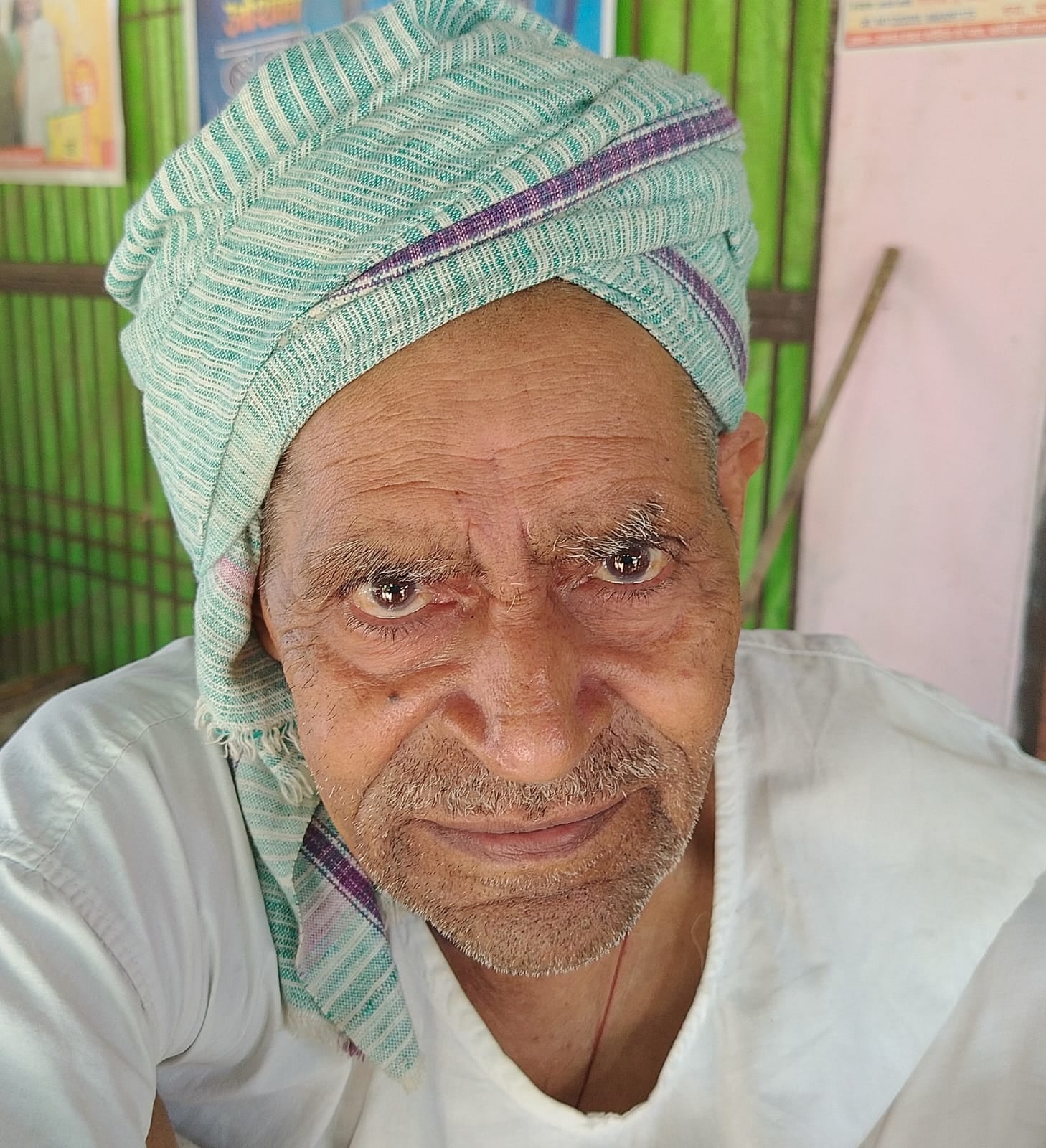 फोटो-5- उखड़ा पड़ा ढिकियापुर-घसा का पुरवा मार्ग। संवाद फोटो-5- उखड़ा पड़ा ढिकियापुर-घसा का पुरवा मार्ग। संवाद