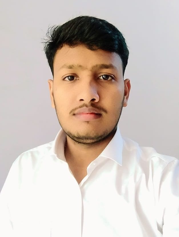 हरनामगंज रेलवे स्टेशन पर खराब पड़ा हैंडपंप। संवाद