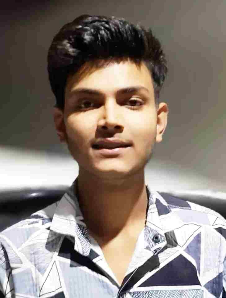 हादसे के बाद एंबुलेंस से घायल को अस्पताल ले जाया गया। हादसे के बाद एंबुलेंस से घायल को अस्पताल ले जाया गया।