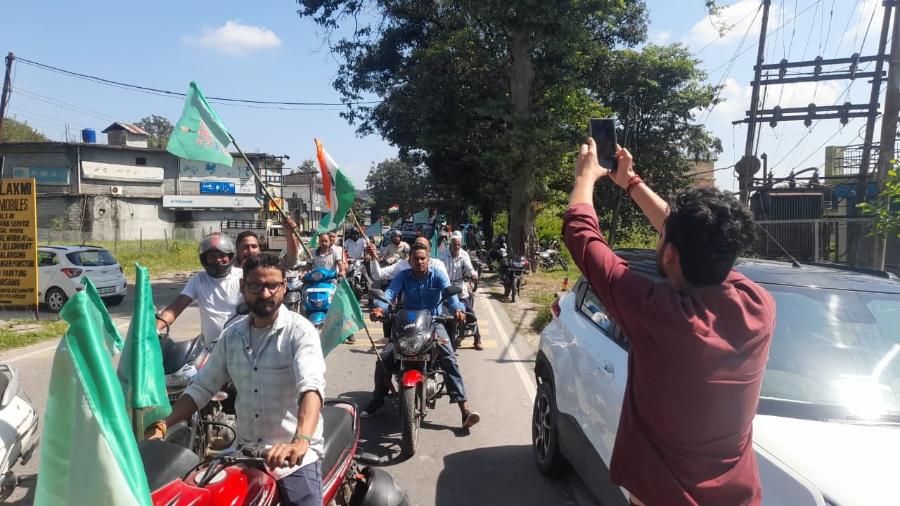 मटौर में पहुची ओबीसी की बाइक कार रैली। जागरूक पाठक मटौर में पहुची ओबीसी की बाइक कार रैली। जागरूक पाठक