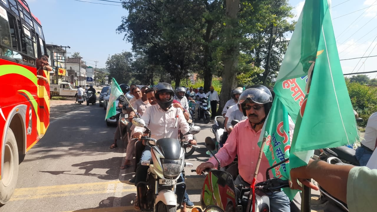 मटौर में पहुची ओबीसी की बाइक कार रैली। जागरूक पाठक मटौर में पहुची ओबीसी की बाइक कार रैली। जागरूक पाठक