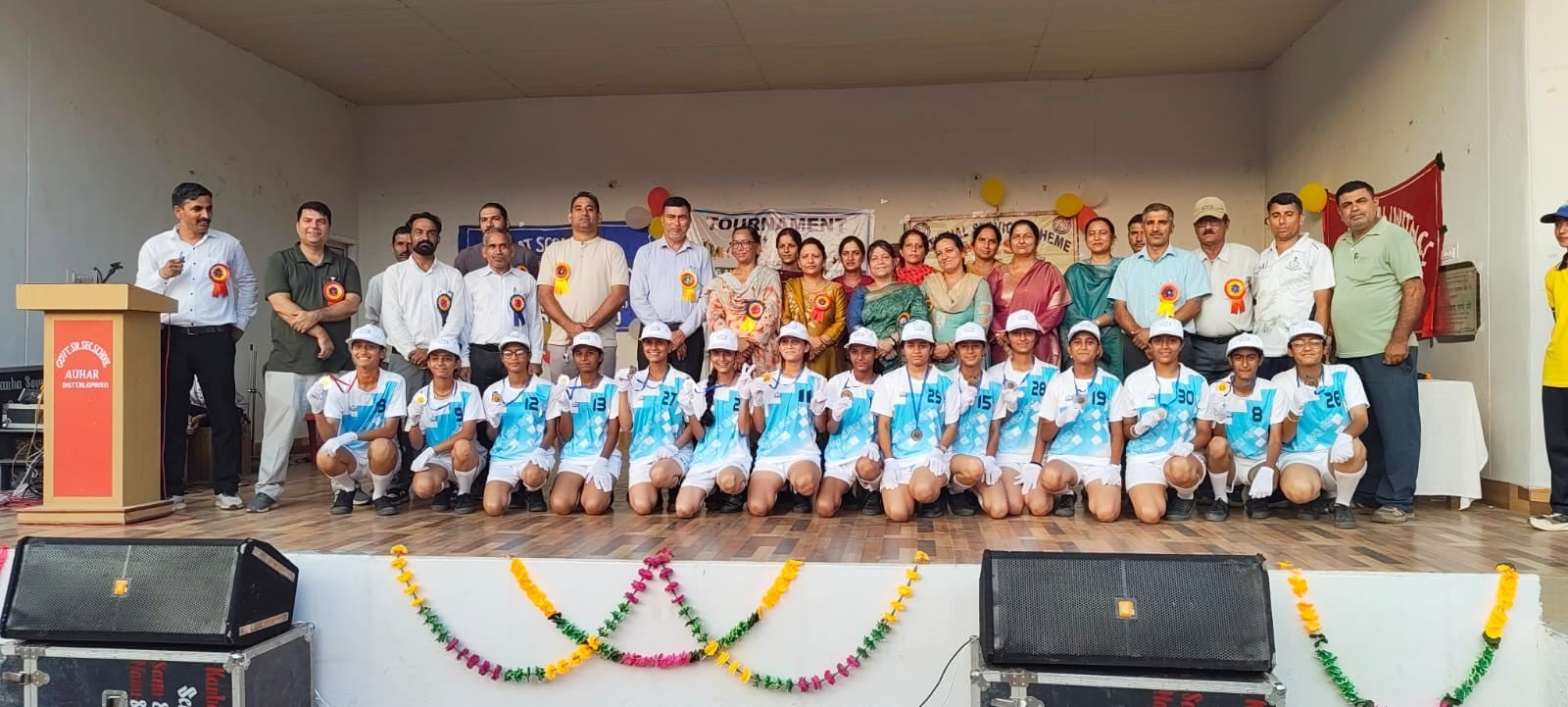 औहर स्कूल में आयोजित जिला स्तरीय मेजर खेलकूद प्रतियोगिता में बास्केटबॉल में भाग लेती हुई खिलाड़ औहर स्कूल में आयोजित जिला स्तरीय मेजर खेलकूद प्रतियोगिता में बास्केटबॉल में भाग लेती हुई खिलाड़