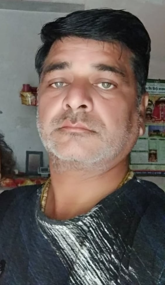 श्री नयना देवी जी आयुर्वेदिक डिस्पेंसरी में खाली पड़ी चिकित्सक की कुर्सी। संवाद