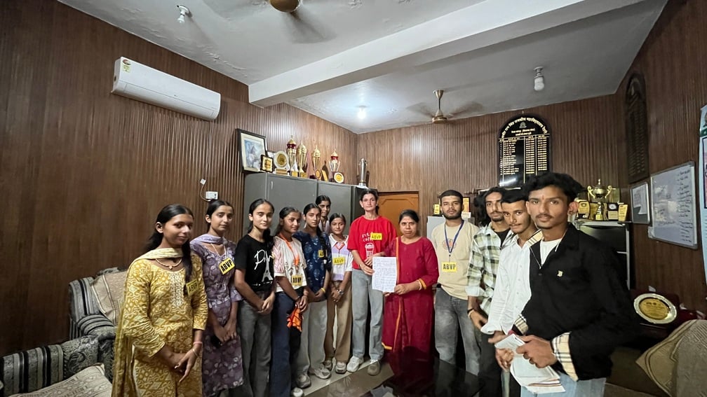 देहरी कॉलेज की एवीबीपी इकाई शनिवार को विभिन्न मांगों को लेकर महाविद्यालय प्राचार्य को ज्ञापन सौ देहरी कॉलेज की एवीबीपी इकाई शनिवार को विभिन्न मांगों को लेकर महाविद्यालय प्राचार्य को ज्ञापन सौ