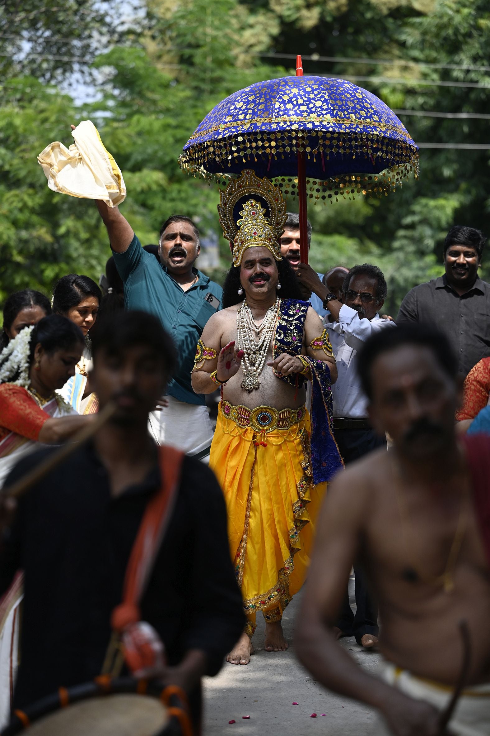 भगवान अय्यपा मंदिर में केरल के प्रमुख पर्व ओणम पर सांस्कृतिक कार्यक्रम प्रस्तुत करते बच्चे व रा