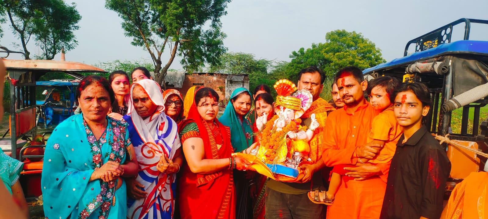 फोटो -49- बनारसीदास मोहल्ले में महाआरती के दौरान मौजूद भक्त। संवाद फोटो -49- बनारसीदास मोहल्ले में महाआरती के दौरान मौजूद भक्त। संवाद
