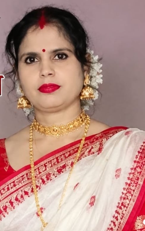 मुरादनगर। सड़क हादसे में महिला की मौत पर लोगों ने रावली रोड पर शव रखकर लगाया जाम। संवाद