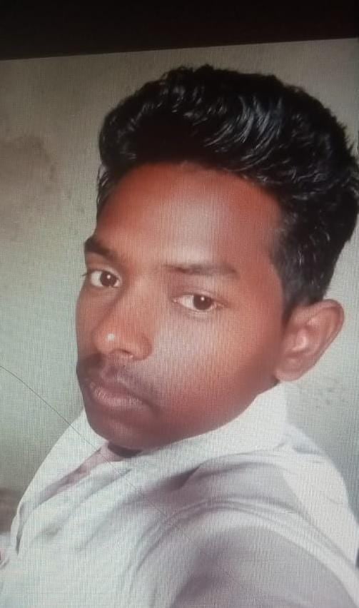 मृतक मनोज की फाइल फोटो
