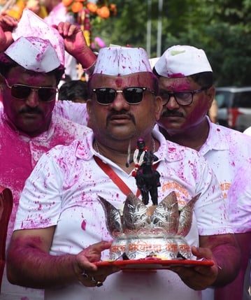 श्री गणेश उत्सव मंडल चौक की ओर से आयोजित लखनऊ का राजा चौक की ढोल नगाड़ों के साथ विसर्जन यात्रा श्री गणेश उत्सव मंडल चौक की ओर से आयोजित लखनऊ का राजा चौक की ढोल नगाड़ों के साथ विसर्जन यात्रा