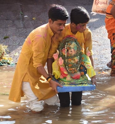 श्री गणेश उत्सव मंडल चौक की ओर से आयोजित लखनऊ का राजा चौक की ढोल नगाड़ों के साथ विसर्जन यात्रा श्री गणेश उत्सव मंडल चौक की ओर से आयोजित लखनऊ का राजा चौक की ढोल नगाड़ों के साथ विसर्जन यात्रा