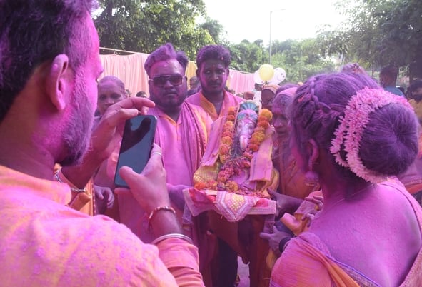 श्री गणेश उत्सव मंडल चौक की ओर से आयोजित लखनऊ का राजा चौक की ढोल नगाड़ों के साथ विसर्जन यात्रा श्री गणेश उत्सव मंडल चौक की ओर से आयोजित लखनऊ का राजा चौक की ढोल नगाड़ों के साथ विसर्जन यात्रा