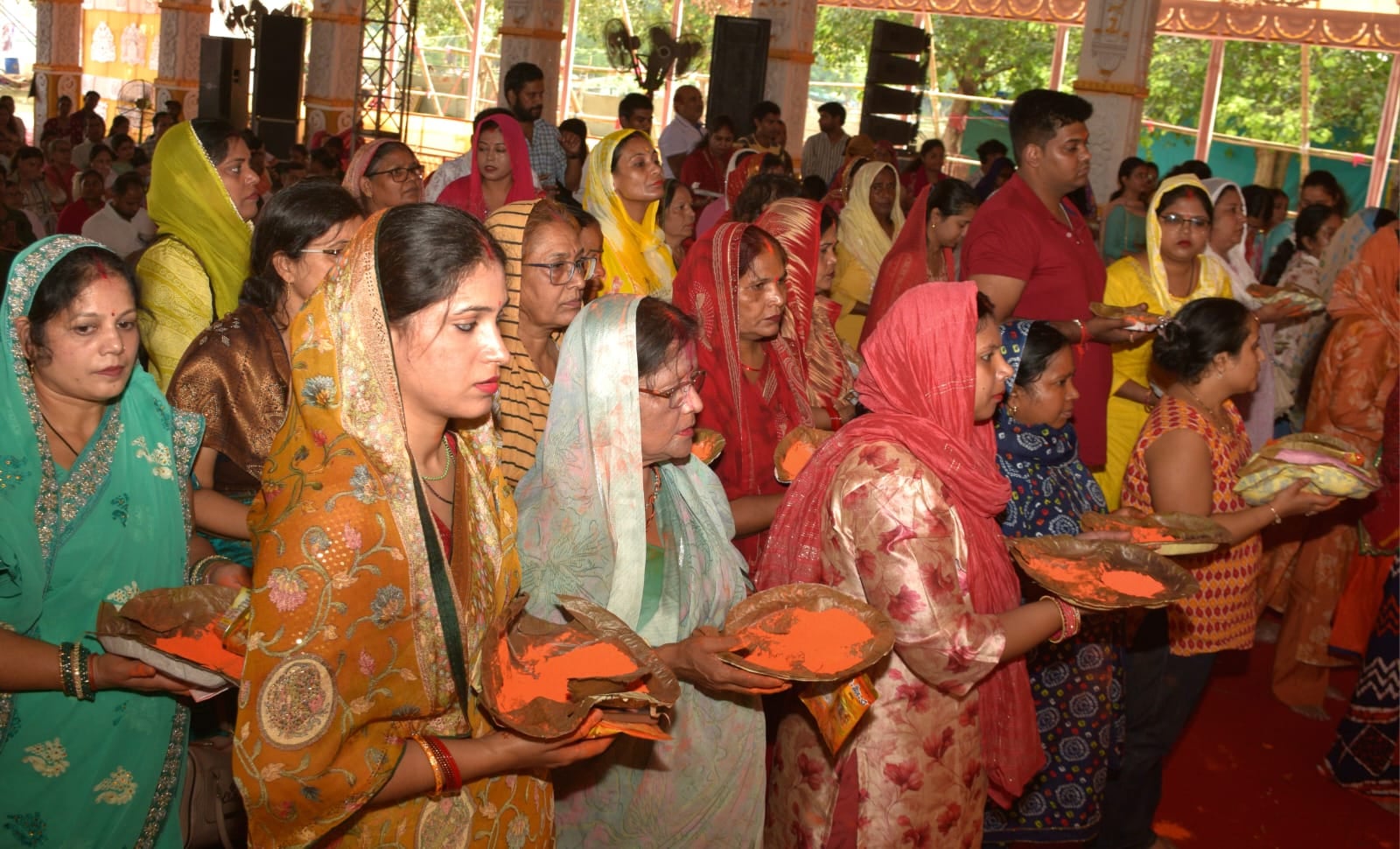 श्री गणेश उत्सव मंडल चौक की ओर से आयोजित लखनऊ का राजा चौक की ढोल नगाड़ों के साथ विसर्जन यात्रा श्री गणेश उत्सव मंडल चौक की ओर से आयोजित लखनऊ का राजा चौक की ढोल नगाड़ों के साथ विसर्जन यात्रा