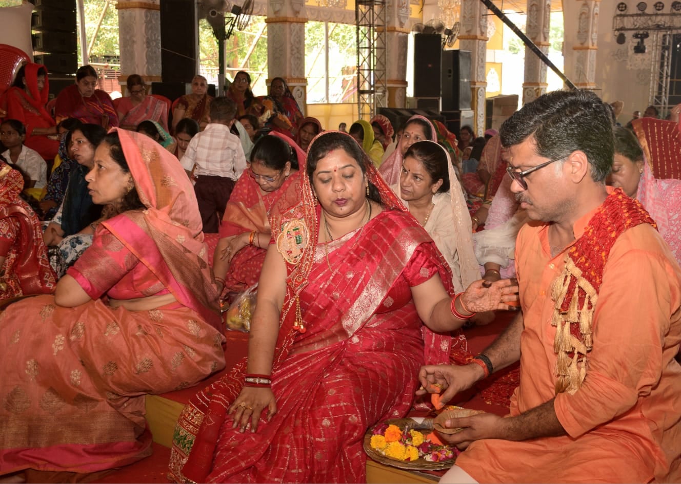 श्री गणेश उत्सव मंडल चौक की ओर से आयोजित लखनऊ का राजा चौक की ढोल नगाड़ों के साथ विसर्जन यात्रा श्री गणेश उत्सव मंडल चौक की ओर से आयोजित लखनऊ का राजा चौक की ढोल नगाड़ों के साथ विसर्जन यात्रा