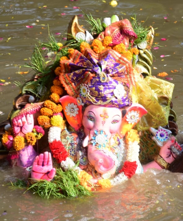 श्री गणेश उत्सव मंडल चौक की ओर से आयोजित लखनऊ का राजा चौक की ढोल नगाड़ों के साथ विसर्जन यात्रा श्री गणेश उत्सव मंडल चौक की ओर से आयोजित लखनऊ का राजा चौक की ढोल नगाड़ों के साथ विसर्जन यात्रा