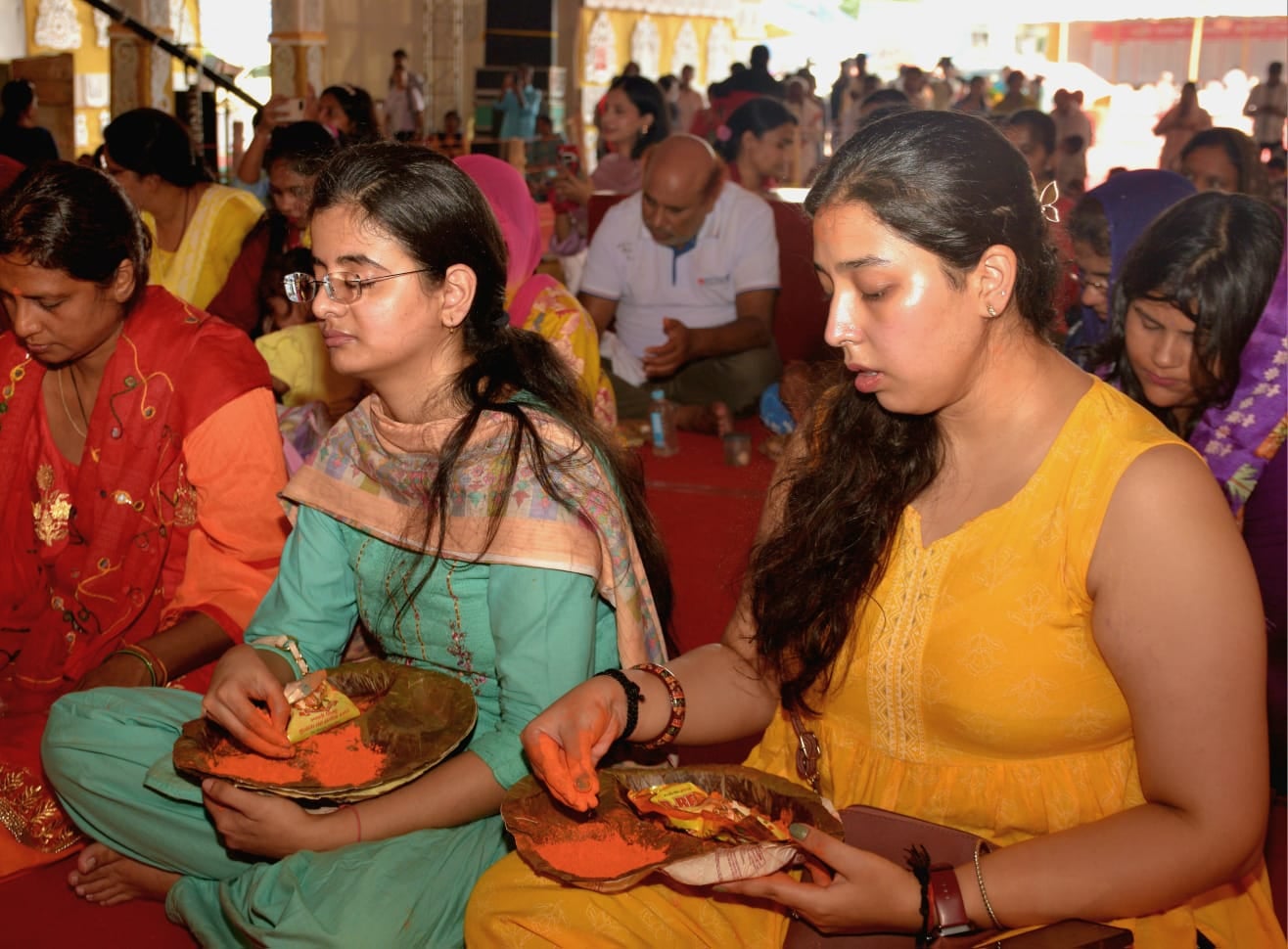 श्री गणेश उत्सव मंडल चौक की ओर से आयोजित लखनऊ का राजा चौक की ढोल नगाड़ों के साथ विसर्जन यात्रा श्री गणेश उत्सव मंडल चौक की ओर से आयोजित लखनऊ का राजा चौक की ढोल नगाड़ों के साथ विसर्जन यात्रा