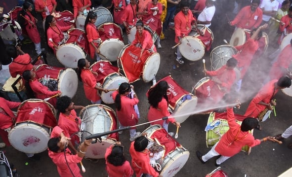 श्री गणेश उत्सव मंडल चौक की ओर से आयोजित लखनऊ का राजा चौक की ढोल नगाड़ों के साथ विसर्जन यात्रा श्री गणेश उत्सव मंडल चौक की ओर से आयोजित लखनऊ का राजा चौक की ढोल नगाड़ों के साथ विसर्जन यात्रा