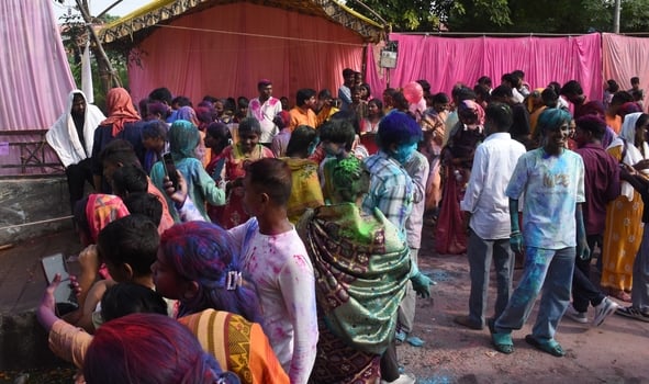 श्री गणेश उत्सव मंडल चौक की ओर से आयोजित लखनऊ का राजा चौक की ढोल नगाड़ों के साथ विसर्जन यात्रा श्री गणेश उत्सव मंडल चौक की ओर से आयोजित लखनऊ का राजा चौक की ढोल नगाड़ों के साथ विसर्जन यात्रा